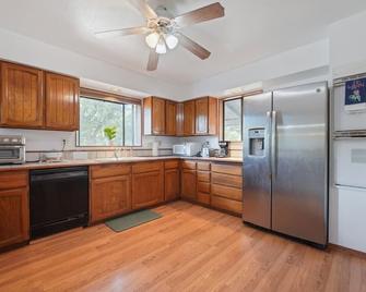 Mountain Home w/ a River in Back - Close to Skiing - Beaver - Kitchen