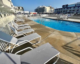 Beachside Bliss 1br Condo @ Cape Cod Inn - Wildwood - Pool