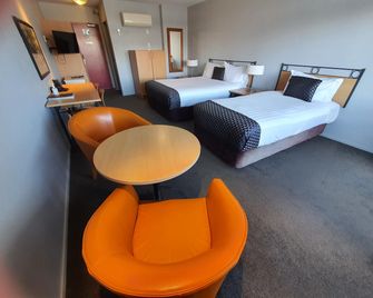 أوف برودواي موتل - أوكلاند - غرفة نوم