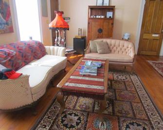 The Hudson Mariner - Hudson - Living room