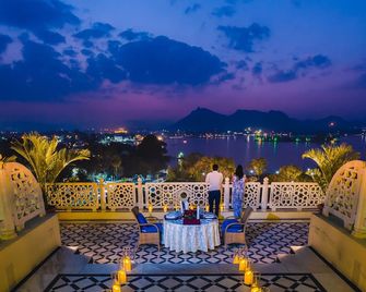 The Lalit Laxmi Vilas Palace - אודאיפור - מרפסת