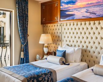 Lords Palace Hotel Spa Casino - Kyrenia - Bedroom