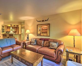 Walkable Dtwn Condo ~ 5 Miles to Beaver Creek Ski! - Edwards - Pokój dzienny