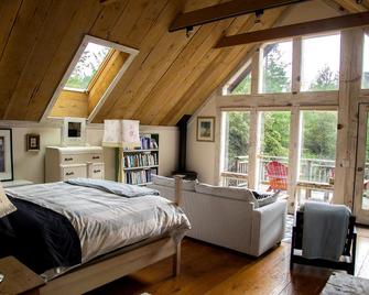 Romantic, Artists Private 'forest Suite', 5 Acres Redwoods, Trails, Mendo 2 Mi. - Mendocino - Habitación