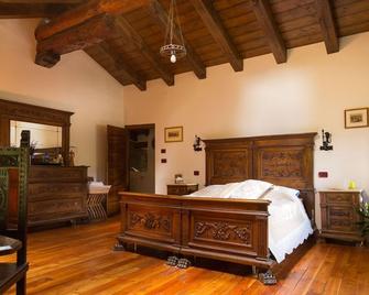 B&B La Tour de Villa - Aosta - Bedroom