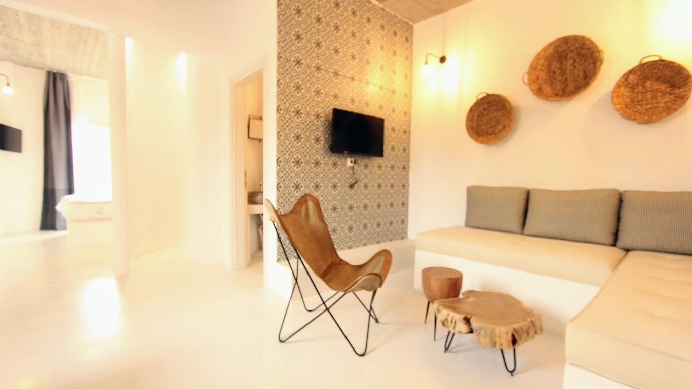 Mesanto Luxury Suites