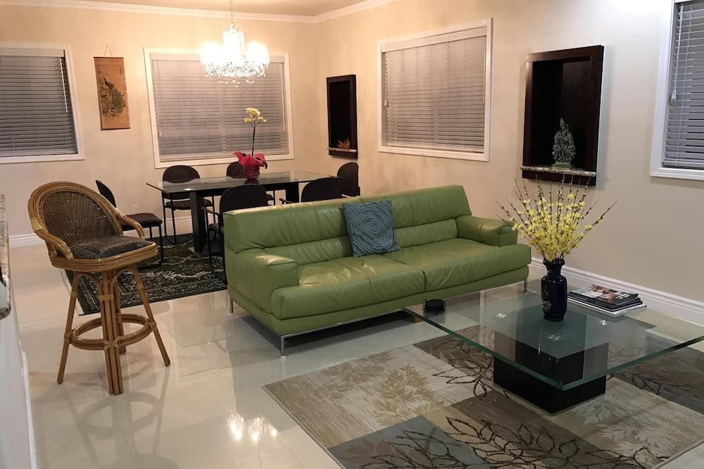 Executive Luxury Luxury Home in the Safe Gated Community - קאפולאי - סלון