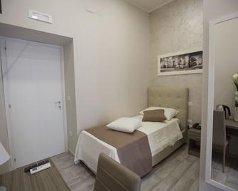 B&B Napoli Centrale N 74 - Naples - Bedroom