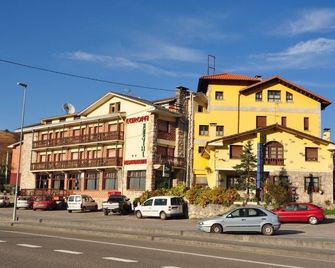 Hostal Europa - Llanes - Edificio