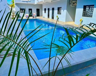 Belgam-lodge - Kololi - Pool