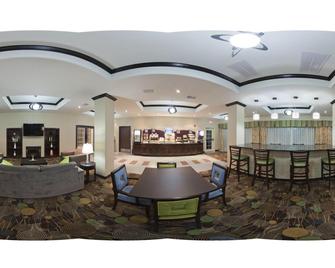Holiday Inn Express & Suites Okmulgee By IHG - Okmulgee - Lobby