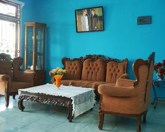 OYO 923 Penginapan Balai Sultan Syariah - Pangkalpinang - Salónek