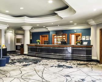 Mercure Dartford Brands Hatch Hotel & Spa - דארטפורד - דלפק קבלה