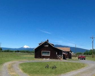 Western Ranch House Near Crater Lake - Chiloquin - Building
