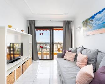 Amazing Ocean view & Pool Los Cristianos Achacay - Los Cristianos - Wohnzimmer