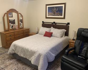 Cul-De-Sac Home - Sparks - Bedroom