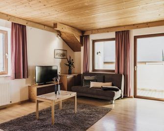 Thalguter - Rooms & Breakfast - Lagundo - Living room