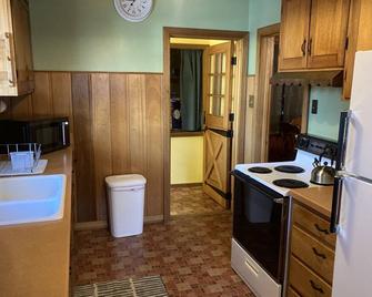 Turn of the Century Charm close to historic downtown Miles City! - Miles City - Keuken