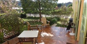 Gîte du Pagoulin - Chambres d'hôtes - Hyères - Patio