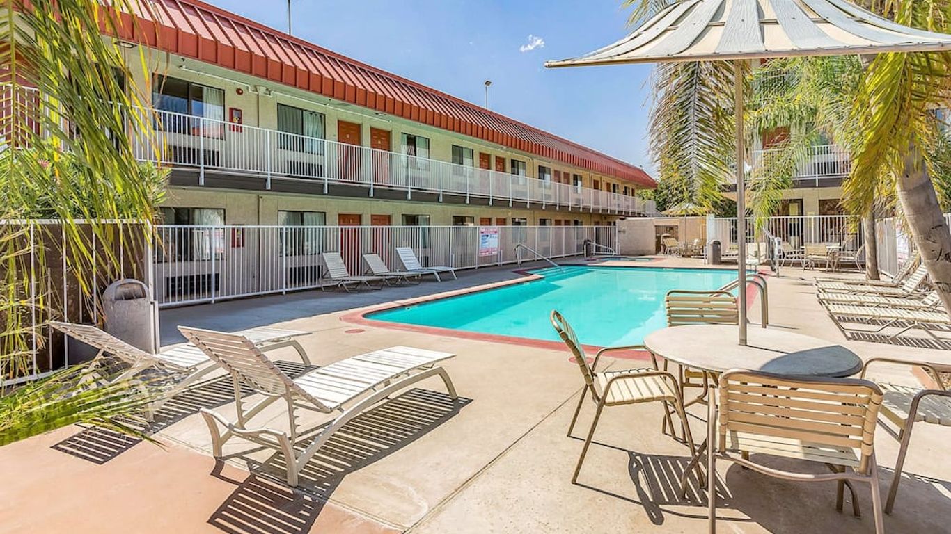 Studio 6-Fresno, Ca - Extended Stay