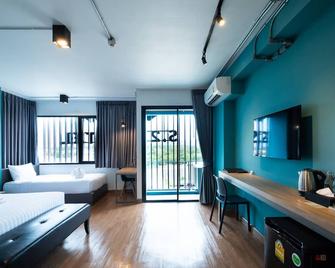 S.22 Hotel Suratthani - Surat Thani - Living room