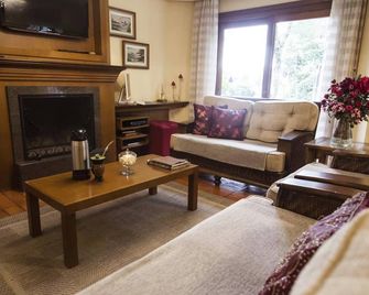 Pousada Águia Branca - Gramado - Vardagsrum