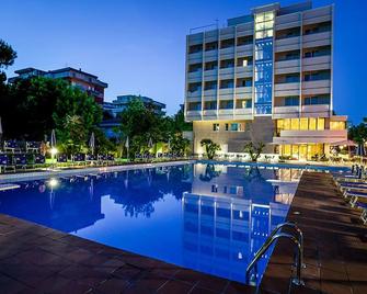 Hotel Ambasciatori - Cesenatico - Pool