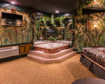 Inn of the Dove Romantic Suites with Jetted Tub & Fireplace - Bensalem