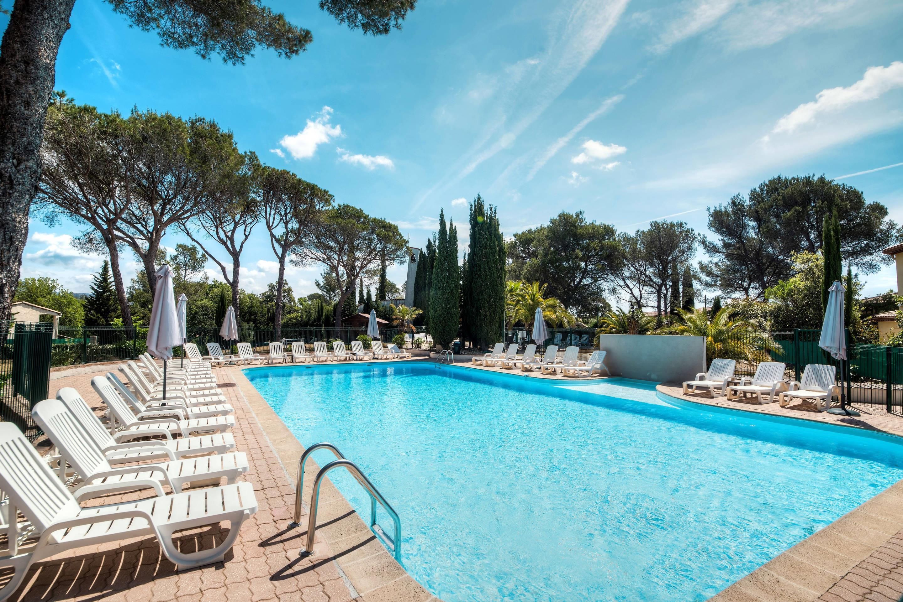 Comfort Aparthotel Fréjus La Tour de Mare - פריוס - בריכה