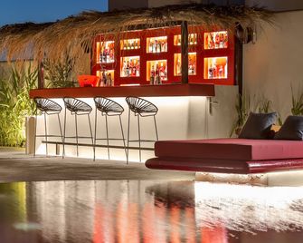 Art Hotel Santorini - Pyrgos Kallistis