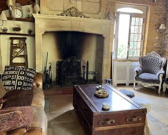 La périgourdine et son spa - Saint-Cyprien - Living room