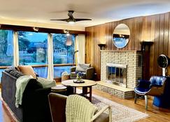 MCM Influenced Home-Sauna - Spring Green - Sala de estar