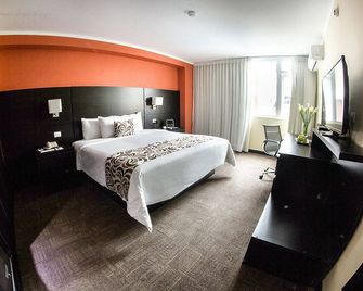 Hotel El Gran Marqués - Trujillo - Bedroom