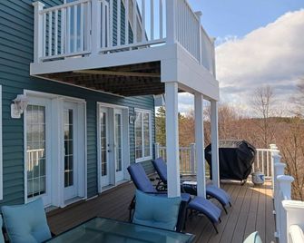 Breathtaking Remote Oceanfront Oasis Panoramic Clifftop Views - Lubec - Balcón