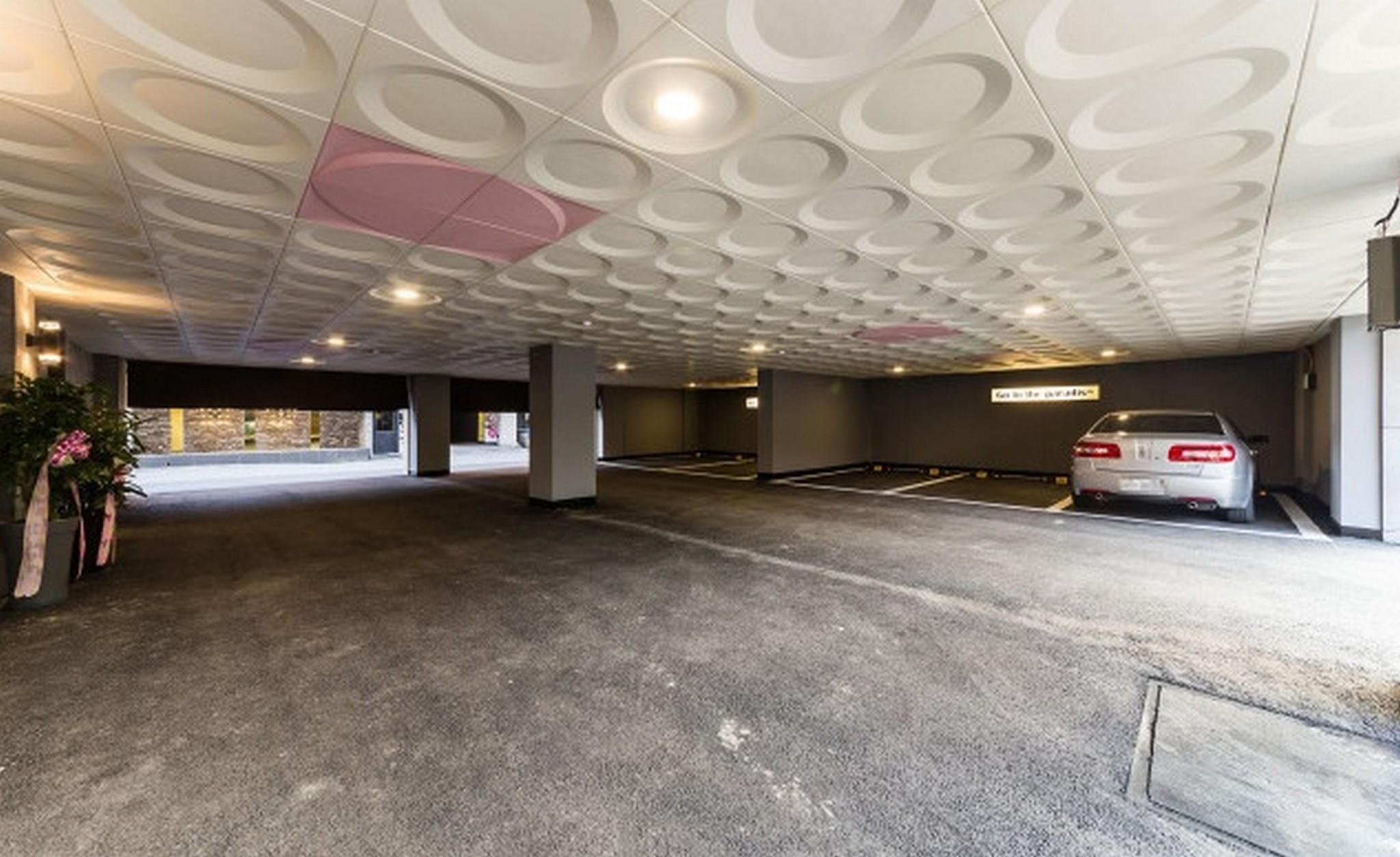 ذا يونيك هوتل 28