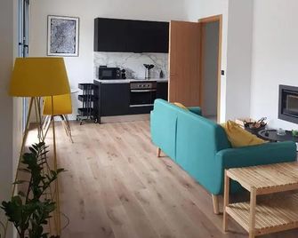 Parpados, Casa Con Jacuzzi Para Dos - Mélida - Huiskamer