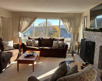 Tenney Mountain Ski-in/ski-out House - Plymouth