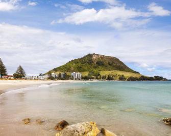 Awesome Downtown Location - park the car and walk to everything ! - Mount Maunganui - Beach