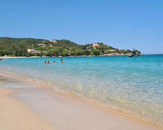 Villa favone 4 bedrooms and pool - Conca - Playa