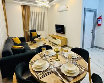 Sunny Shore Holiday Homes 1+1 - Alanya - Dining room