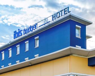 ibis budget Salzburg Airport - Wals-Siezenheim - Building