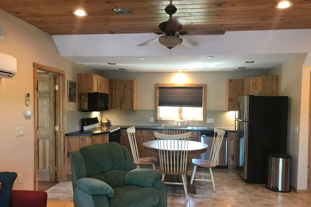 Ashmere Lakefront Apartment