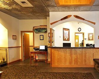 Frontier Suites Hotel in Juneau - Juneau - Front desk