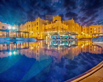 Al Jahra Copthorne Hotel & Resort - Jahra - Building