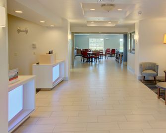 Holiday Inn Express & Suites Le Mars By IHG - Le Mars - Lobby
