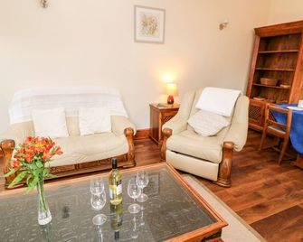 Gromit Cottage - Newton-le-Willows - Living room