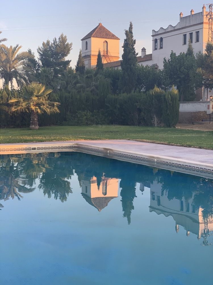 Hacienda Los Jinetes - Carmona - Basen