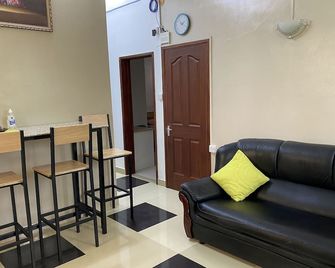 Champs De Mars Apartment - Port Louis - Living room