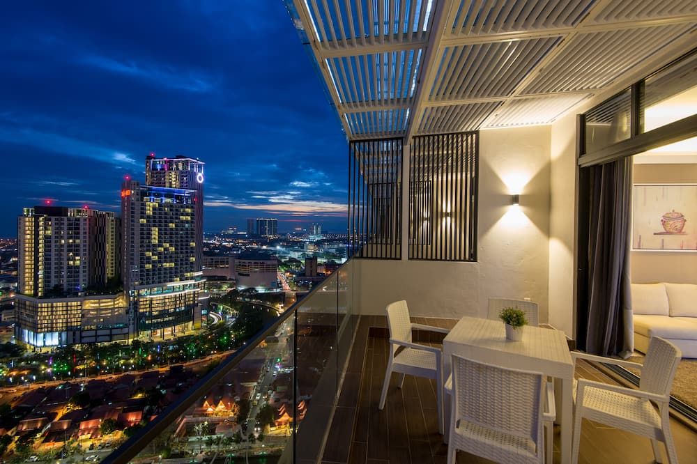 ذا باينز ميلاكا