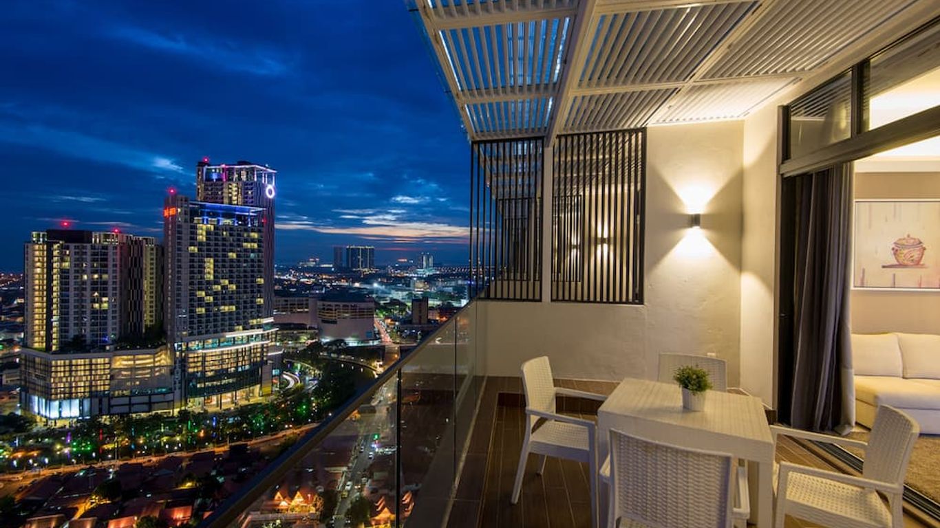 ذا باينز ميلاكا